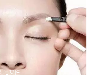 眉型為什么很奇怪？眉頭沒畫好