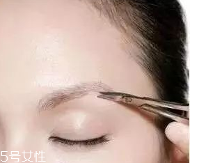 眉型為什么很奇怪？眉頭沒畫好