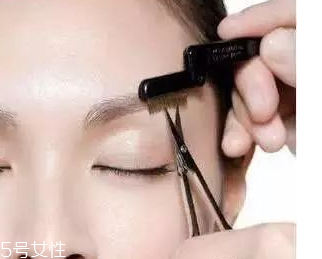 眉型為什么很奇怪？眉頭沒畫好