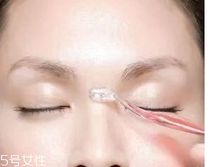 眉型為什么很奇怪？眉頭沒畫好