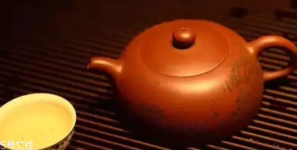 茶垢含有哪些物質(zhì)？主要成分是碳氧元素