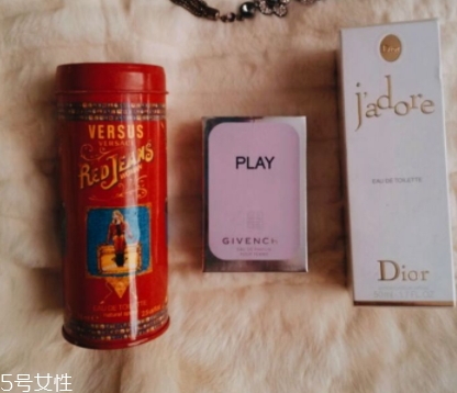 紀(jì)梵希和范思哲誰高檔？范思哲真正的奢侈品