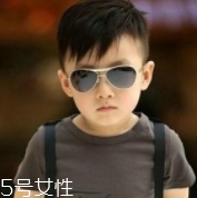 Jasper戴墨鏡，這樣扮酷讓孩子更自信！