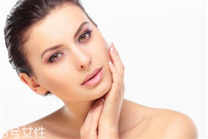 保濕面霜什么時候使用？秋冬季節(jié)面霜很重要