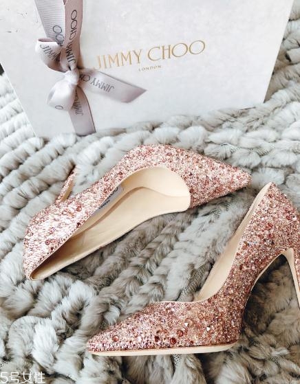 jimmy choo鞋子好穿嗎？高跟鞋界的傳奇之作