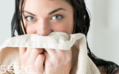 洗臉有白皮怎么回事？洗面奶太強勁