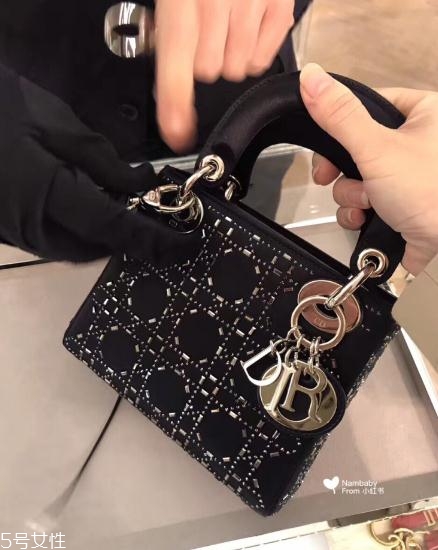 迪奧戴妃包多少錢？名媛氣質(zhì)與生俱來(lái)