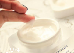 抗老眼霜年輕人可以用嗎？不管多大年齡都可以用
