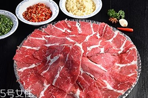 吃火鍋喉嚨痛是怎么回事？其實(shí)不怪湯底