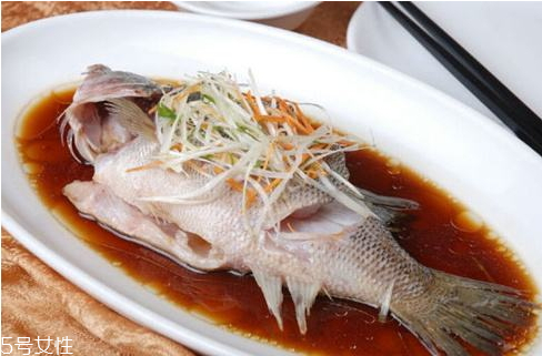 青魚可以清蒸嗎 清蒸青魚好吃營(yíng)養(yǎng)