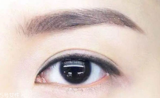新手適合眼線液還是眼線筆？史上最全眼線誤區(qū)