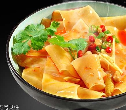 阿寬紅油面皮健康嗎？來看看它的危害