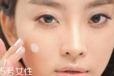 妝前乳主要成分是什么？是硅靈讓臉滑滑的