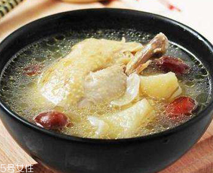 冬天喝雞湯還是鴨湯？雞湯和鴨湯各有優(yōu)點(diǎn)