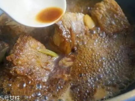 如何燉魚(yú)好吃又簡(jiǎn)單？最簡(jiǎn)單的燉魚(yú)方法介紹