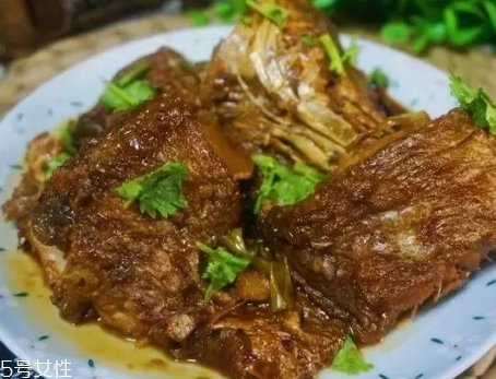 如何燉魚(yú)好吃又簡(jiǎn)單？最簡(jiǎn)單的燉魚(yú)方法介紹