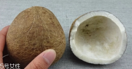 泰國烤椰子多少錢一個？味道非常特別