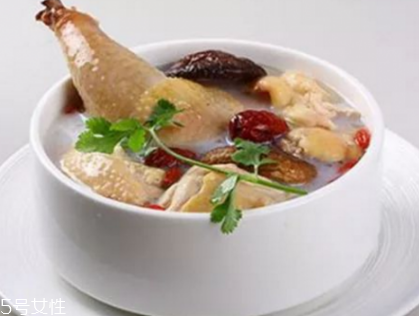 什么人不適合喝雞湯？雞湯雖好但這些人卻無(wú)福消受