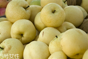 梨子黑心了能吃嗎？黑心梨吃了會(huì)怎么樣？