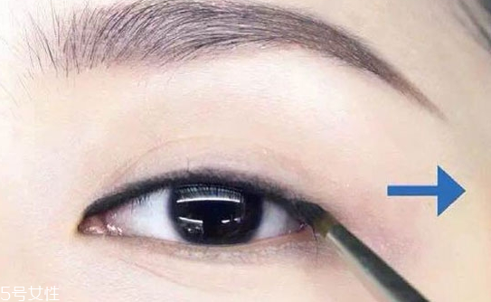 新手適合眼線液還是眼線筆？史上最全眼線誤區(qū)