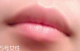 潤(rùn)唇膏能用手涂嗎？效果不好還不衛(wèi)生