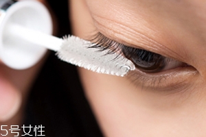 睫毛增長液會反彈嗎？害怕重新變短