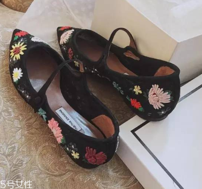 tabitha simmons鞋子多少錢？美到骨子里的高跟鞋