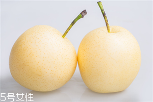 睡覺前多久吃梨比較好？睡覺前吃梨有什么好處？