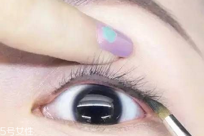 怎么畫眼線讓眼睛自然又有神？畫眼線必學(xué)基本步驟