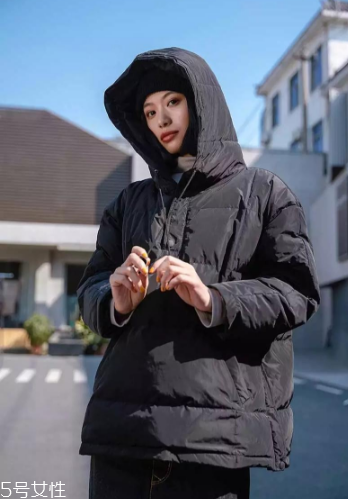 羽絨服怎么穿顯高？這個(gè)冬天溫暖不減造型