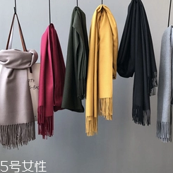 冬天戴什么圍巾好看？貌美又溫暖的圍巾大盤點