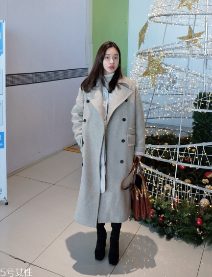 雙排扣大衣怎么搭配？塑造干練女人味