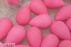 美妝蛋用前要沾濕嗎？美妝蛋不能直接用