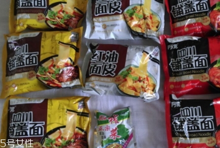 阿寬四川鋪蓋面好吃嗎？真實(shí)的試吃體驗(yàn)