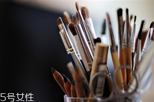 洗化妝刷要用什么洗？選購(gòu)化妝刷誤區(qū)