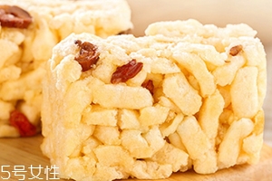 沙琪瑪產(chǎn)婦可以吃嗎？哺乳期吃東西要注意