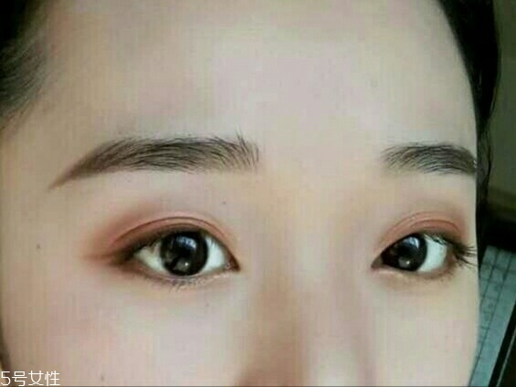 hold live眼影好用嗎？顯色度超贊