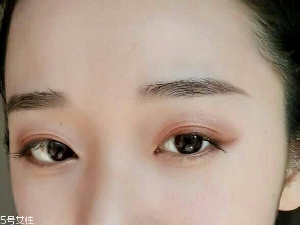 hold live眼影好用嗎？顯色度超贊