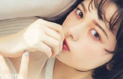 怎樣防止眼影暈染？七種日常眼影搭配秘訣