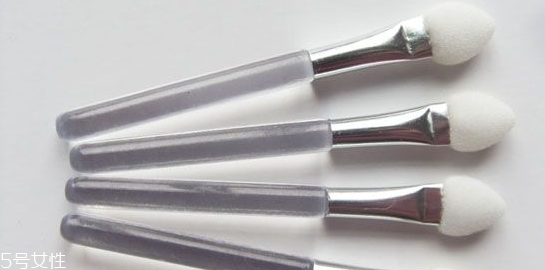 眼影刷和眼影棒哪個(gè)值得買？眼影刷水貂毛最好