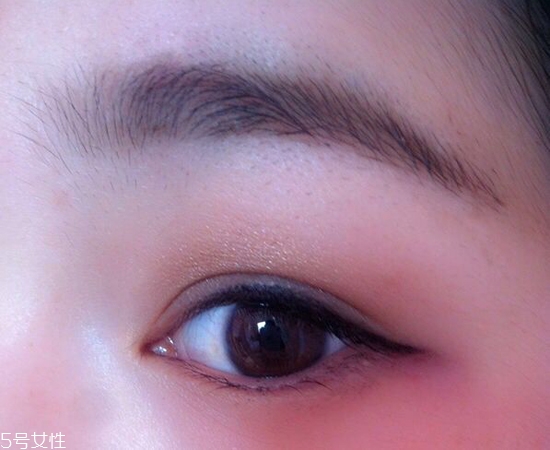 內雙怎么畫眼線？內雙眼皮畫眼妝技巧