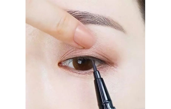 豆沙色眼妝怎么畫？超受歡迎的空氣眼妝畫法