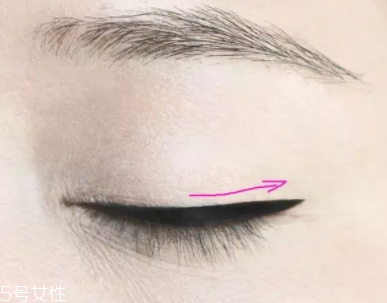 眼線筆怎么用？圖解基本的步驟