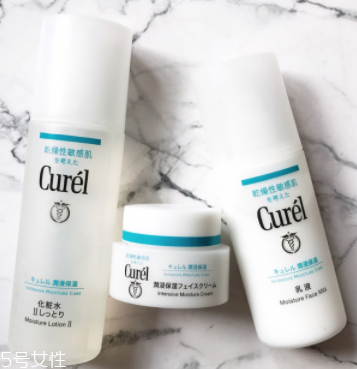Curel乳霜早晚都能用嗎？夜間用最好