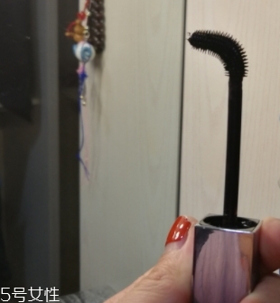 美寶蓮彎彎睫毛膏怎么樣？新品首發(fā)彎彎睫毛膏評(píng)測(cè)