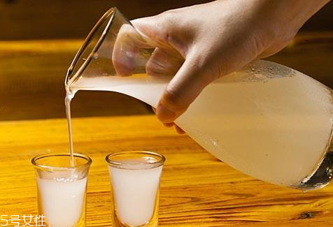米酒能放冰箱嗎  會(huì)越來越甜