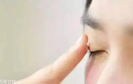 化眼妝對(duì)眼睛有害嗎？好看又迷人的眼妝