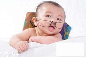 怎樣防止嬰幼兒弱視問題？三種方法合理預(yù)防