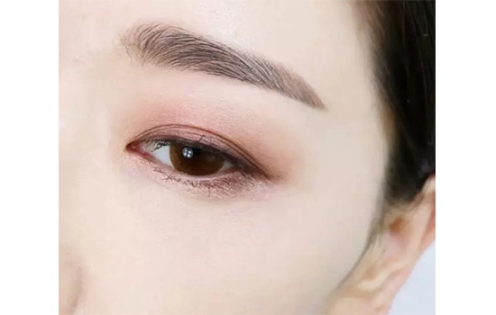 豆沙色眼妝怎么畫？超受歡迎的空氣眼妝畫法