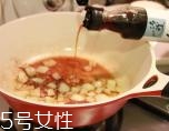 沒有冰箱臘腸怎么保存？懸掛陰涼通風(fēng)處